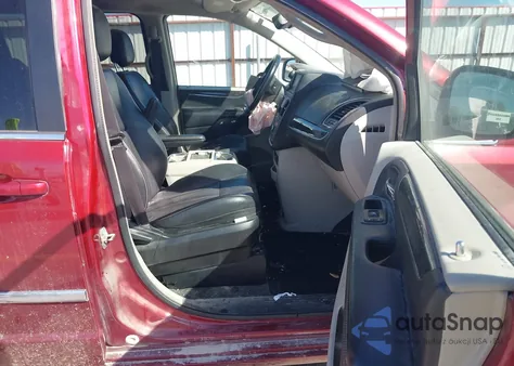 2014 Chrysler Town & Country Touring z USA, uszkodzony, nr VIN 2C4RC1BG3ER396436